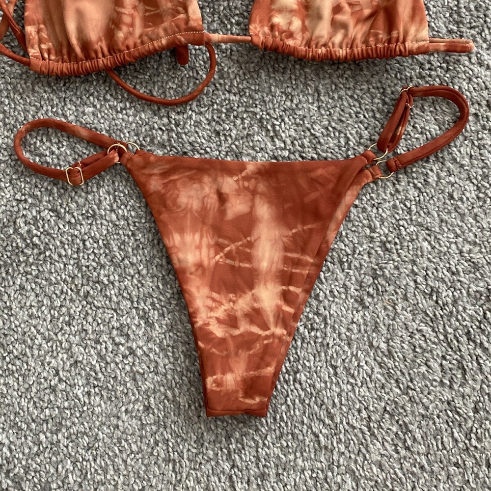 Bikini Set - Picture 2 of 4
